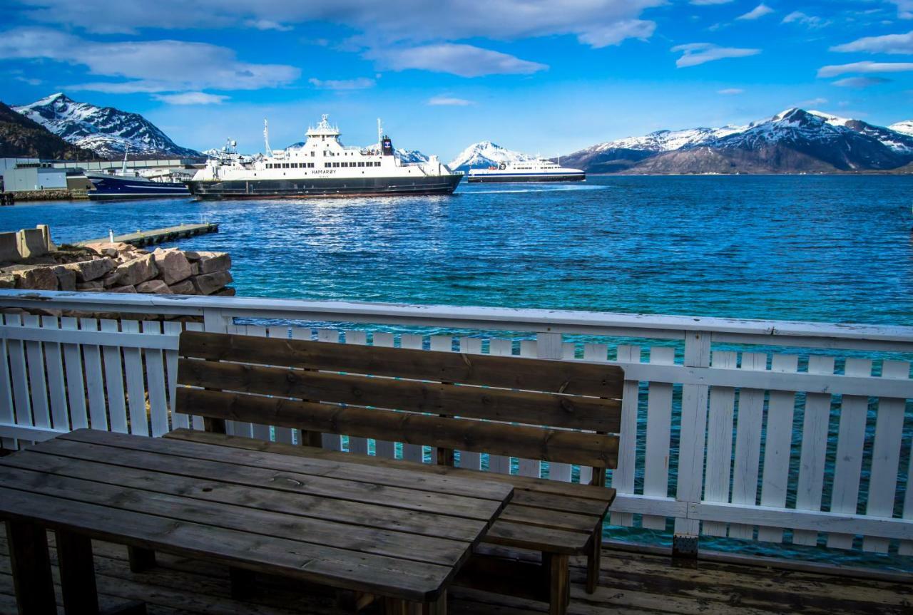 Lofoten Gate Hostel เลอดิงเกน ภายนอก รูปภาพ